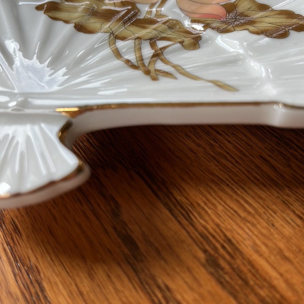 Vintage Japanese Ceramic Tray White with Floral Pattern and Butterfly - Picture 4 of 8